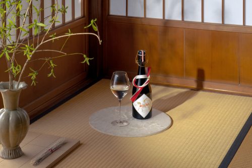 2026NewYearByakko_Bottle+Glass_2510_1500x1000 SAKE HUNDRED 百光×2026馬年限定